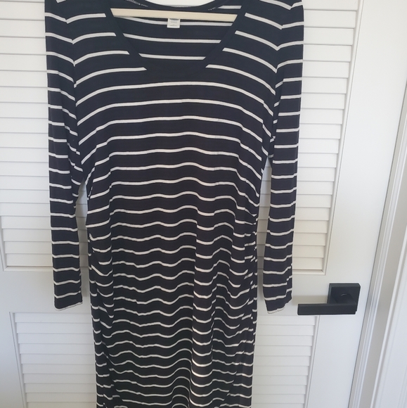 Old Navy Striped Maternity Dress (medium) - Picture 2 of 4